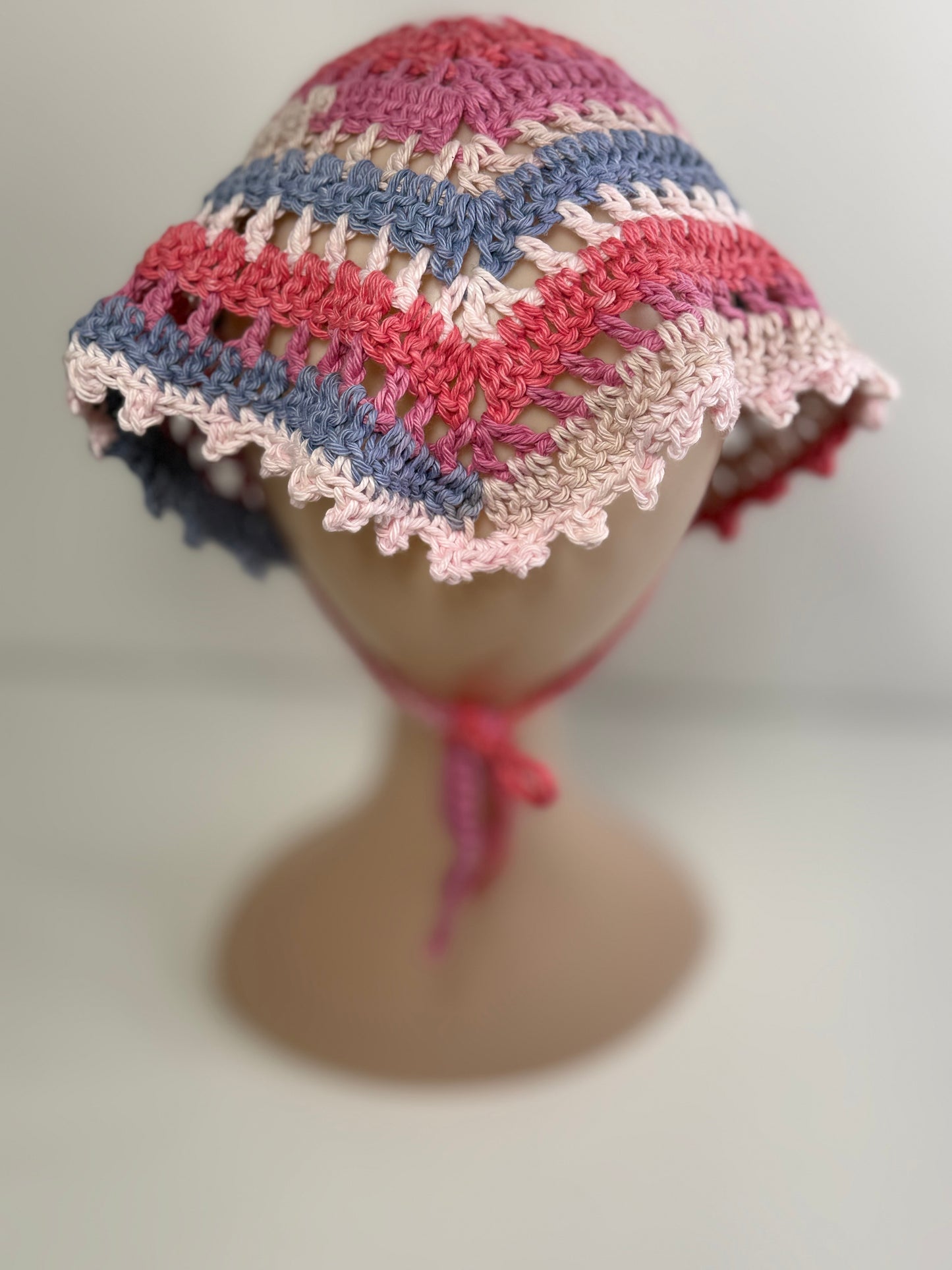 Granny Scallop Bandana