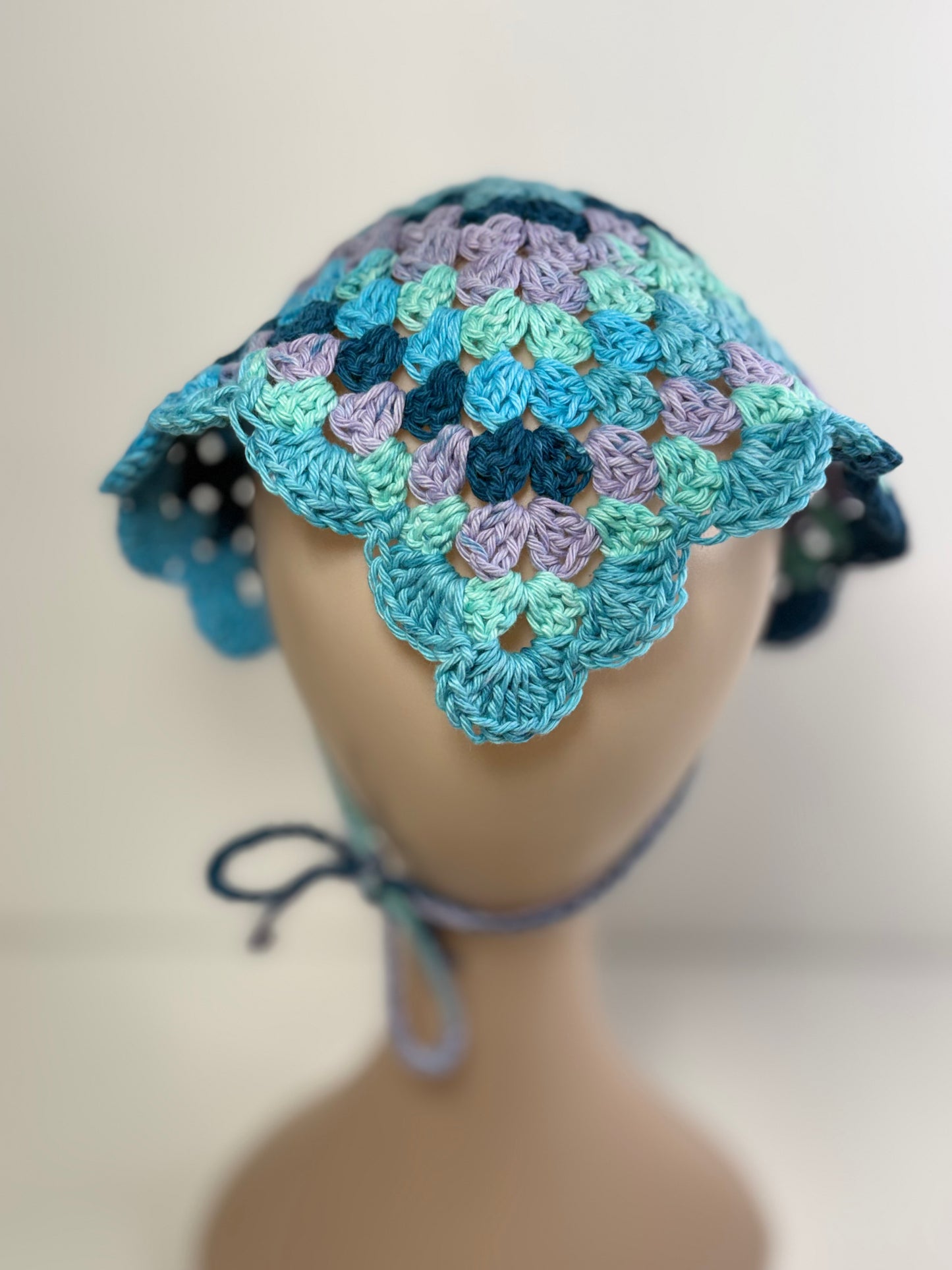Granny Scallop Bandana