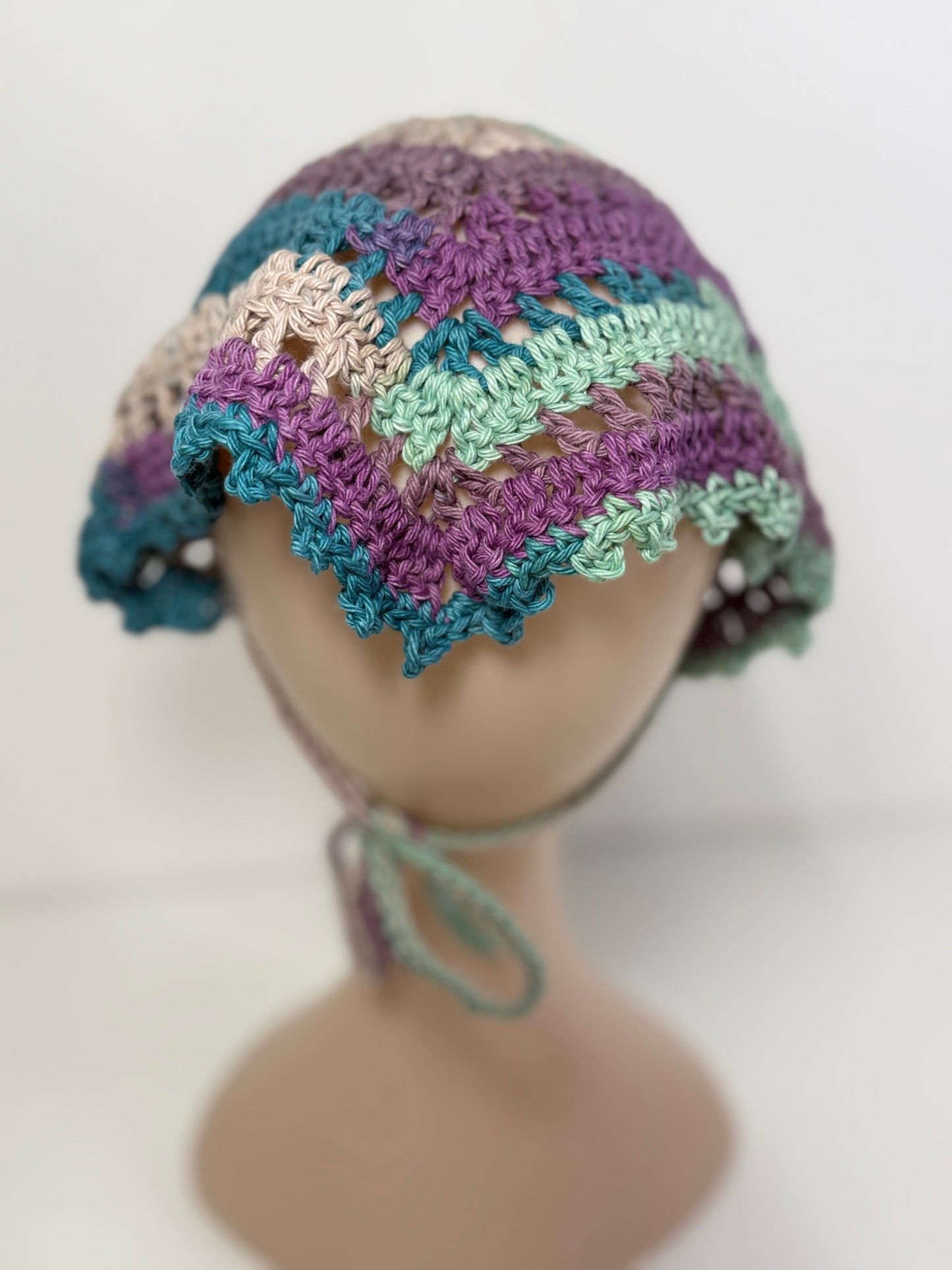 Granny Scallop Bandana