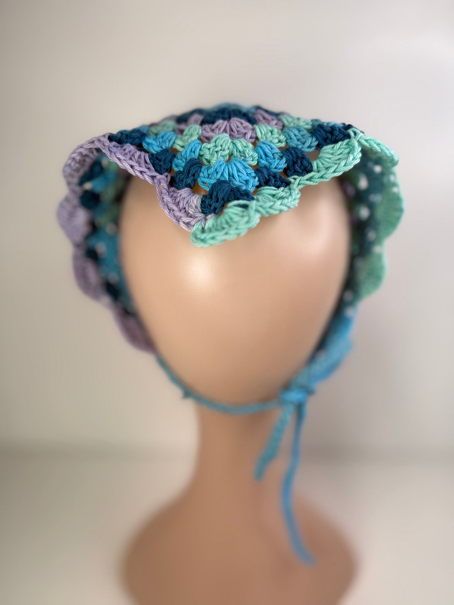 Granny Scallop Bandana